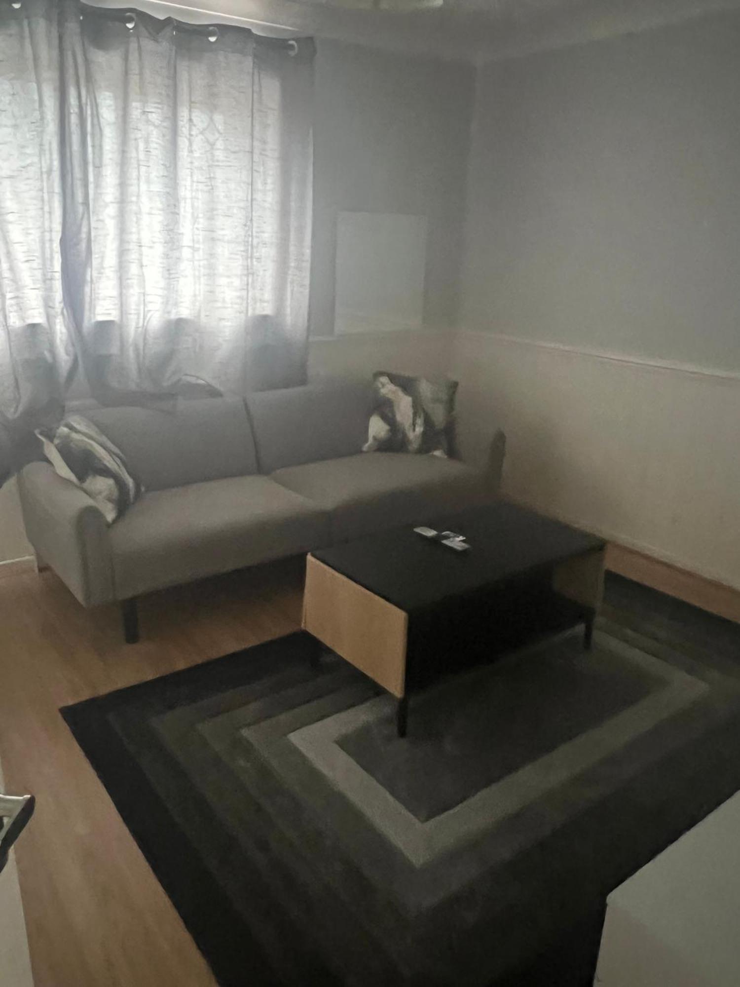 Basildon 3 Bedroom - Free Parking Private Garden מראה חיצוני תמונה